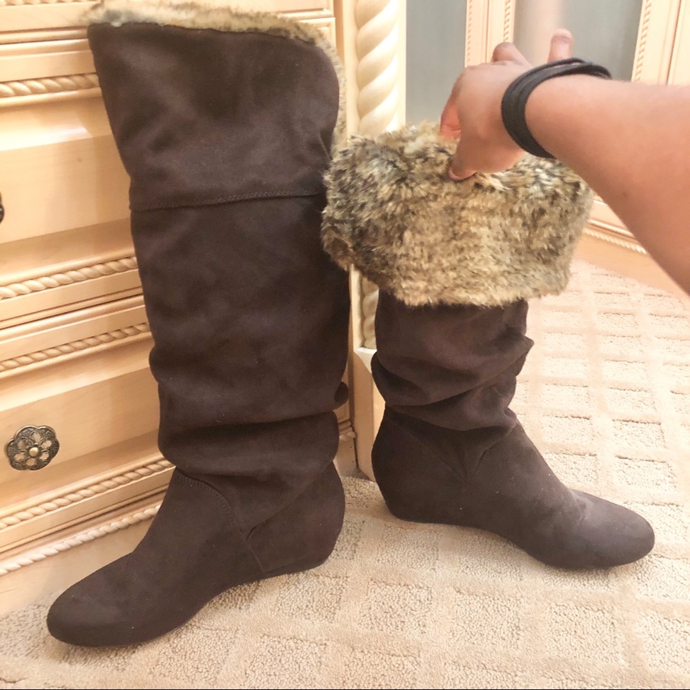 NWOT Vegan suede brown boots